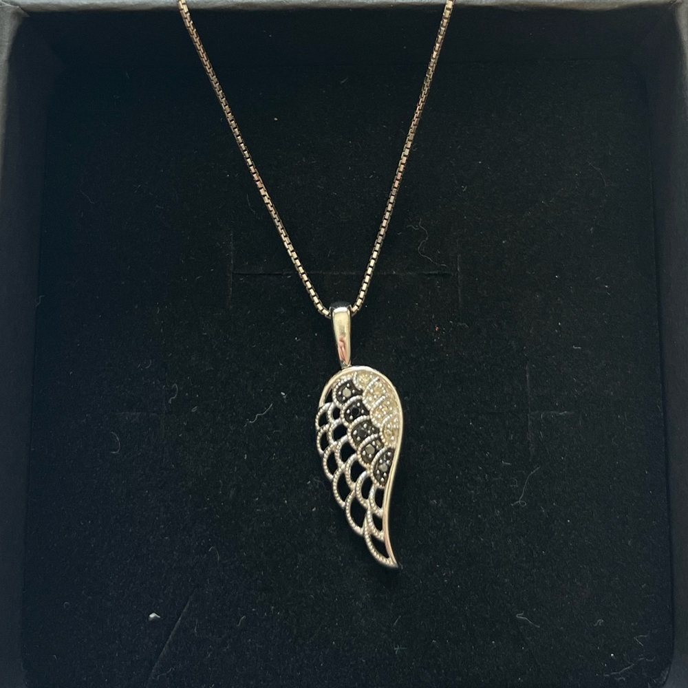 925 Sterling silver angel wing necklace pendant chain. Feminine. Minimalist.